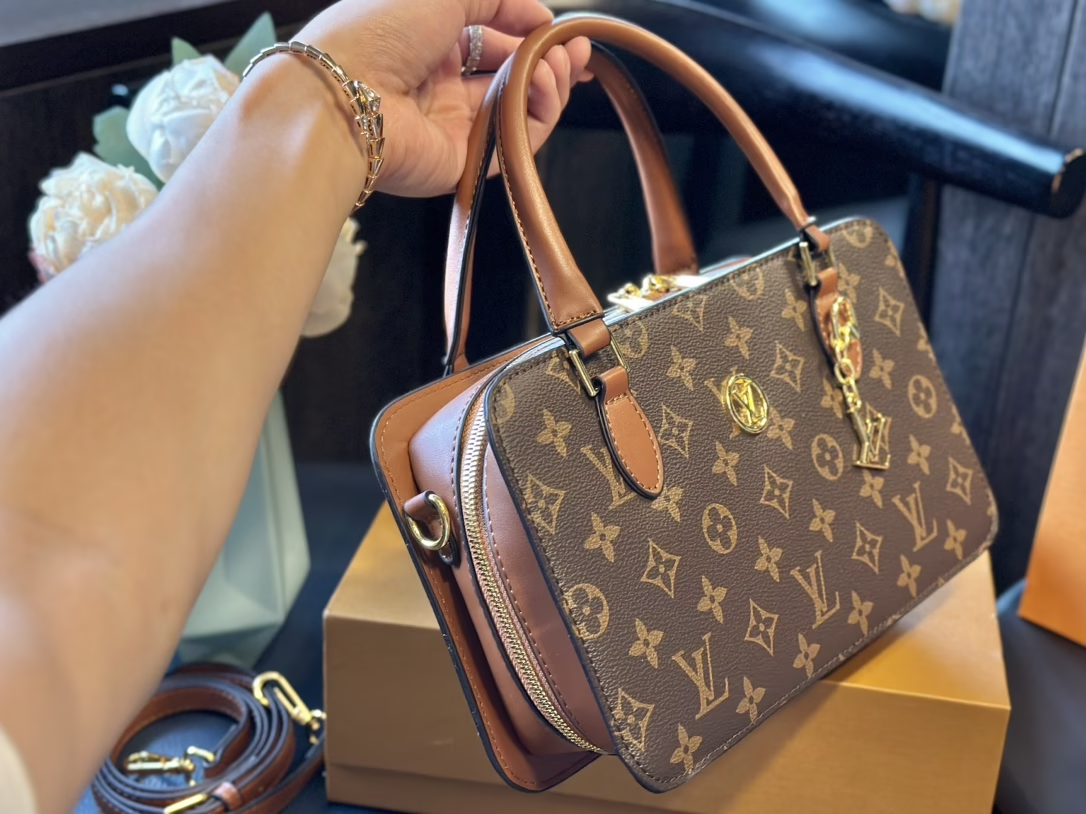 Louis new arrival vintage handbag size: 25 cm - Top Club