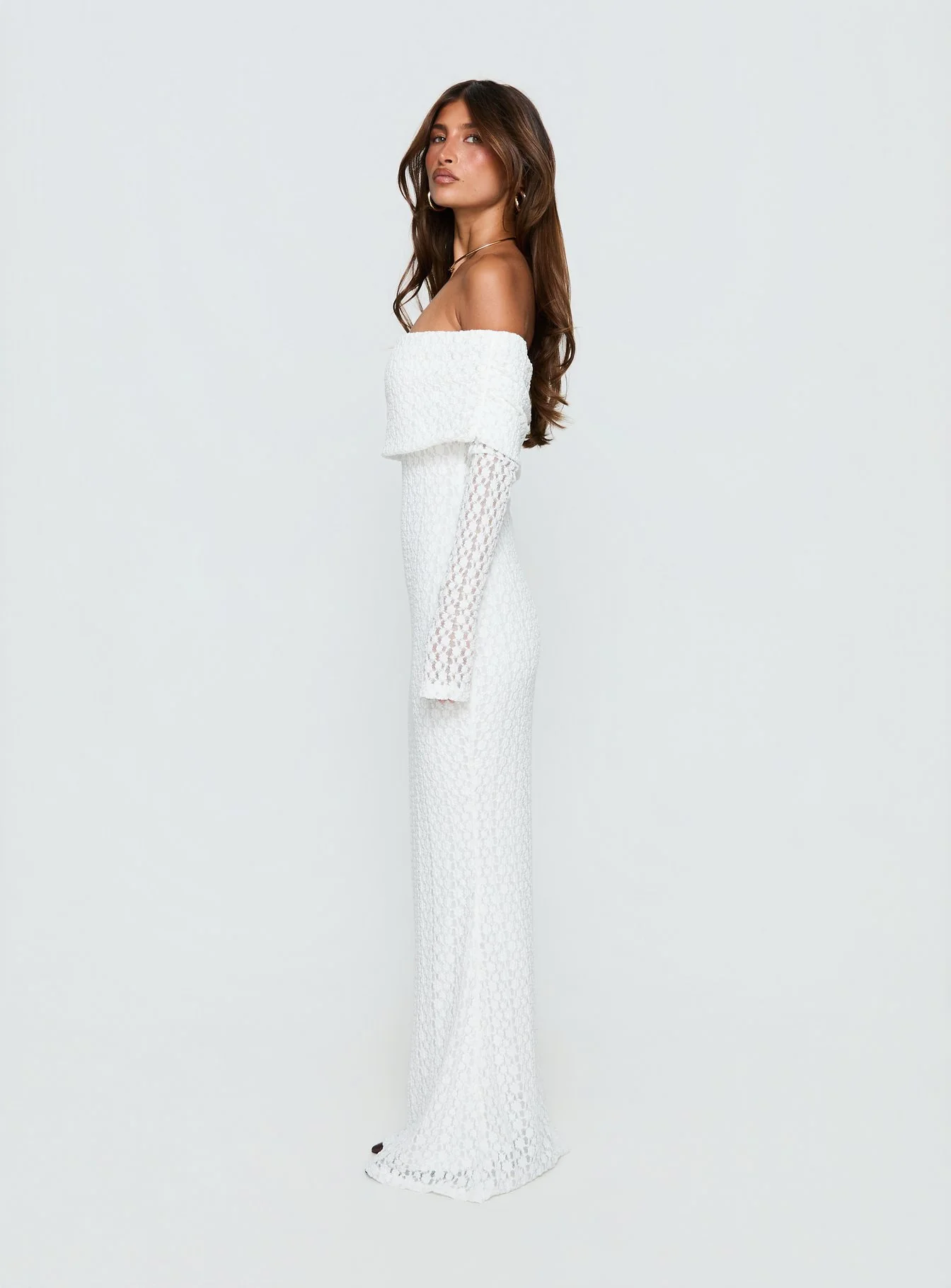 Sofenna Long Sleeve Off Shoulder Maxi Dress White