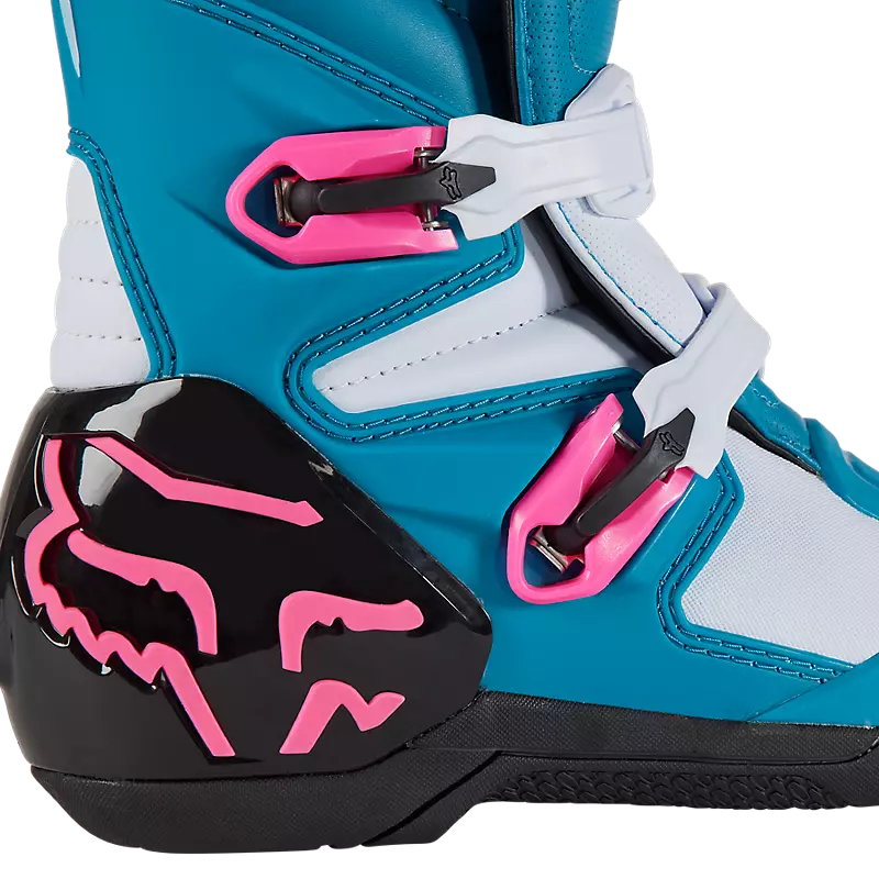 Complete boots