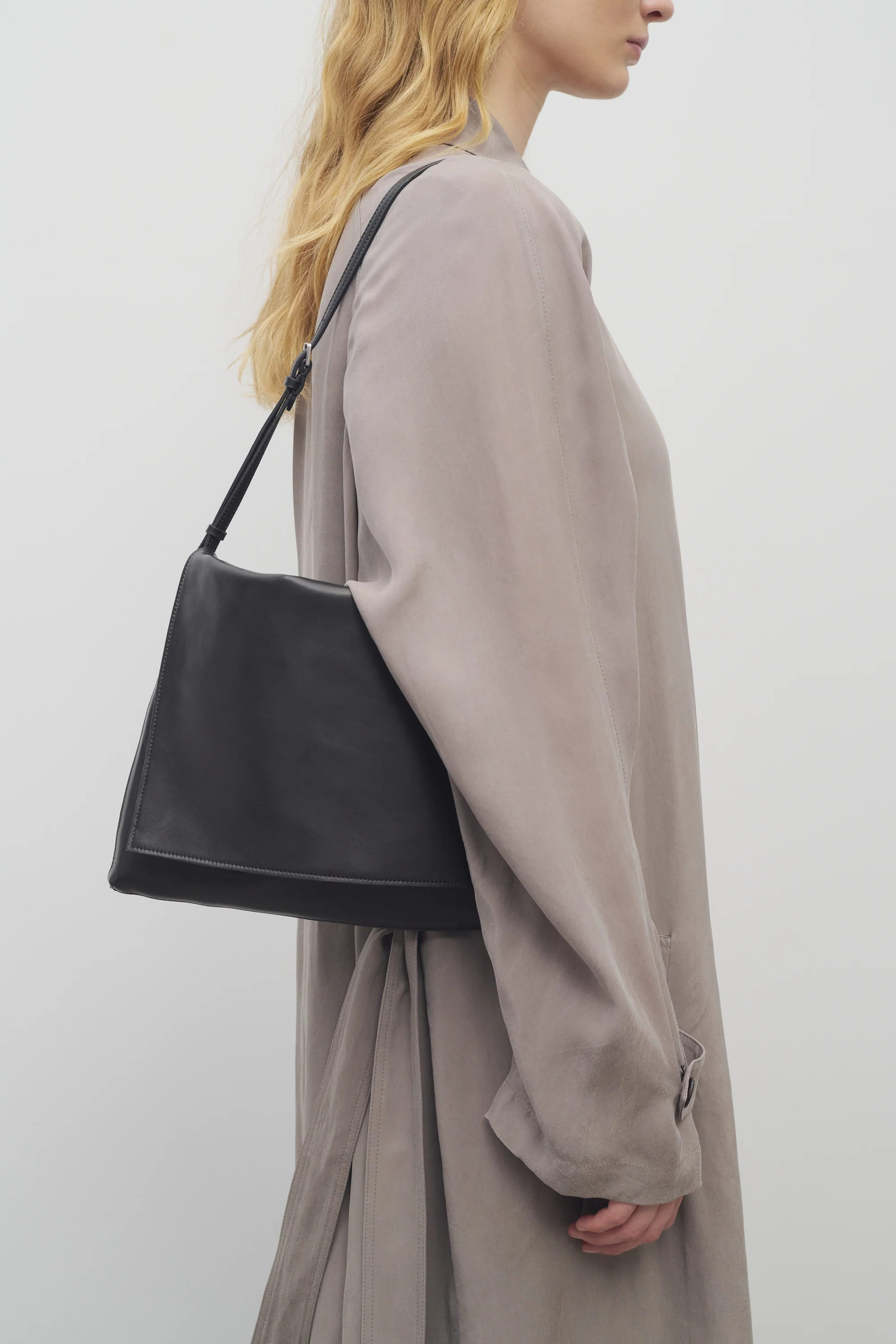 Nan Shoulder Bag in Leather - Top Club
