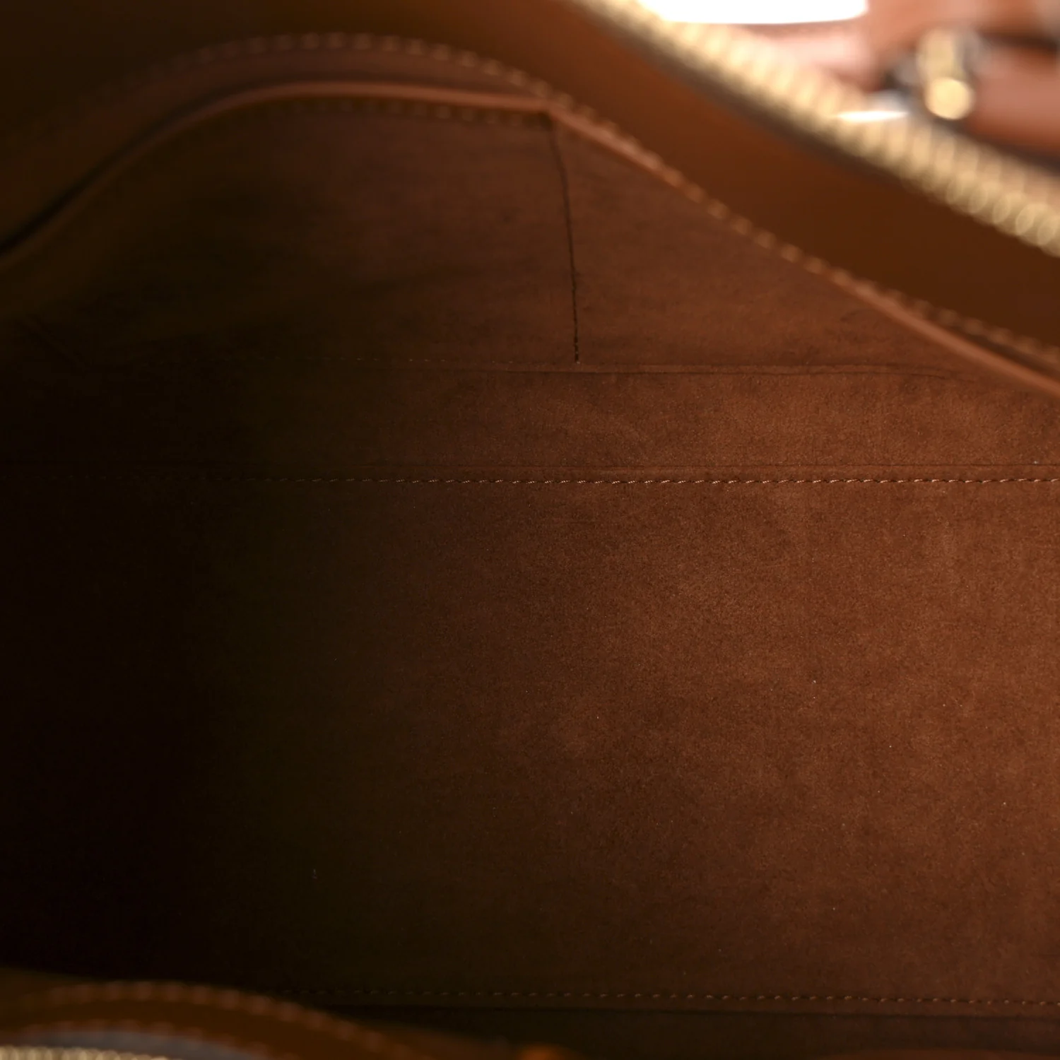 Taurillon Calfskin Vendome MM Gold - Top Club