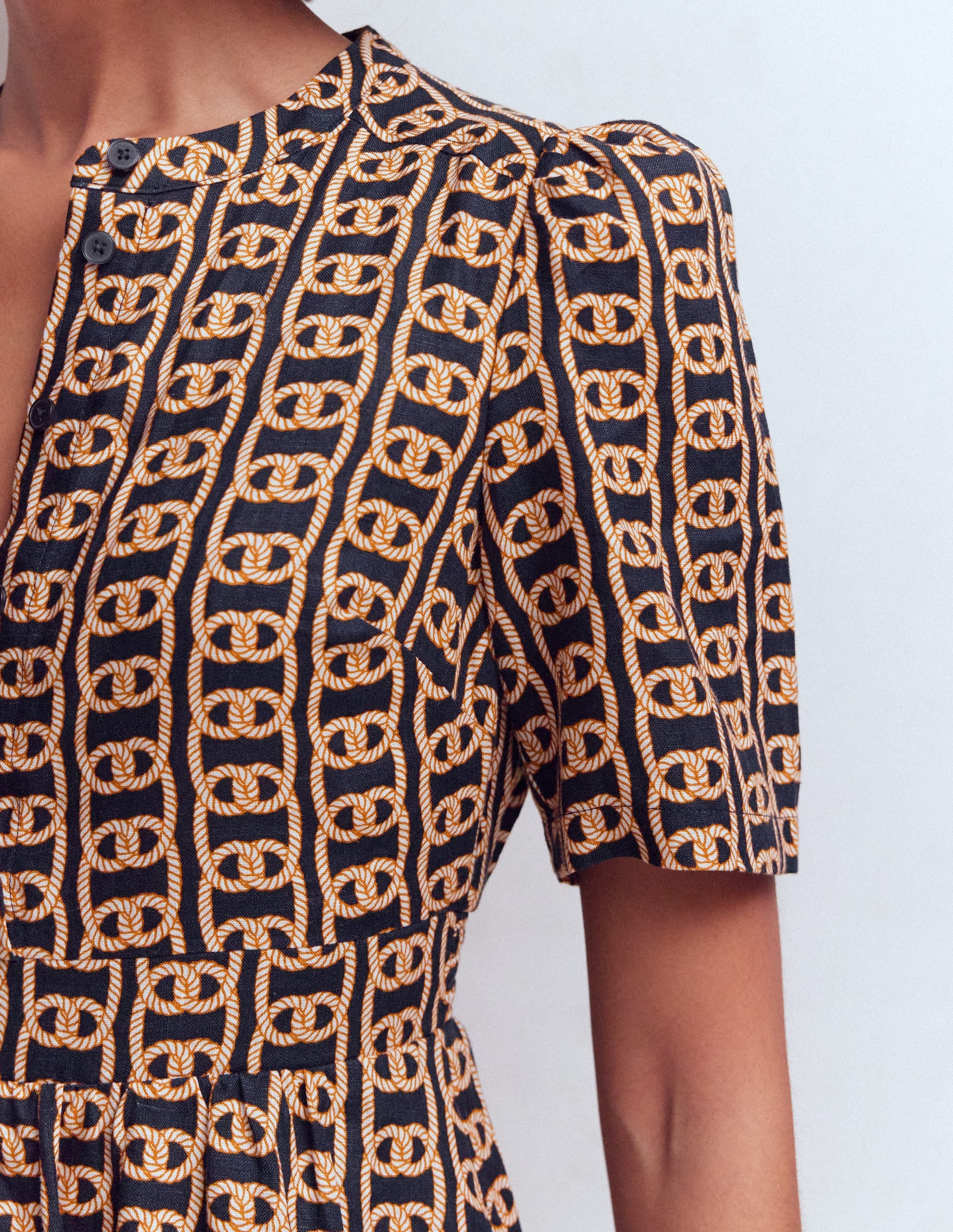 Ivy Midikleid aus Leinen-Französisches Marineblau, Seilspalier