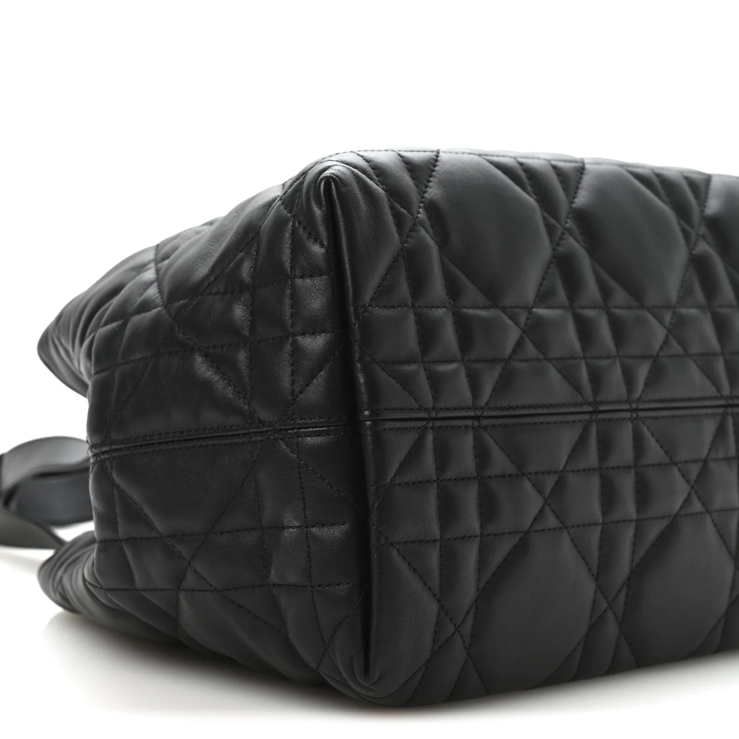 Calfskin Macrocannage Medium Toujours Black - Top Club
