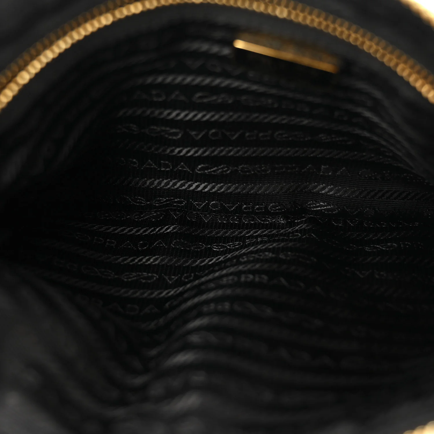 Re-Nylon Saffiano Pouch Black - Top Club
