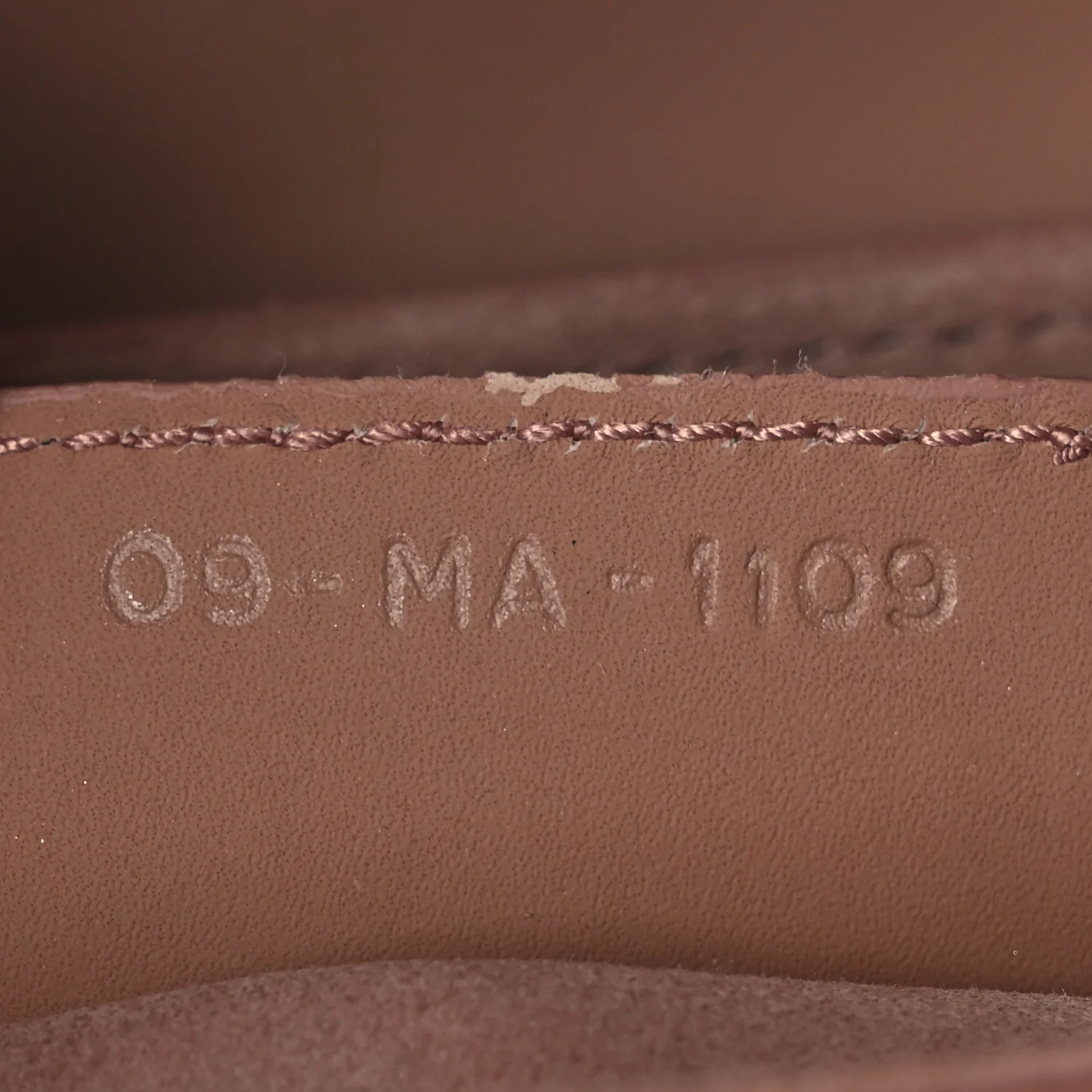Ultra Matte Calfskin Saddle Bag Fard - Top Club