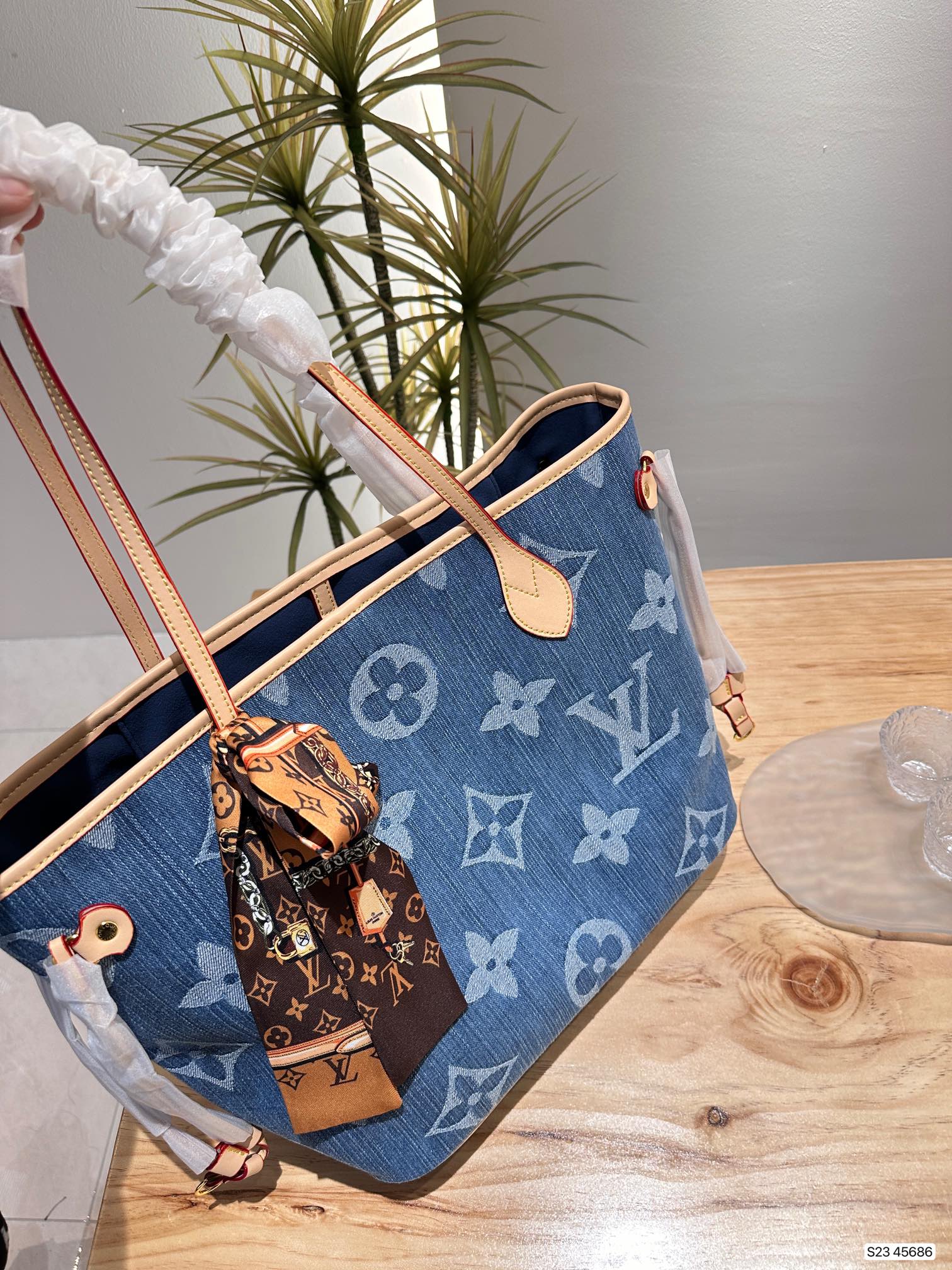 Louis new arrival denim neverfull tote bag size; 33 * 29 cm - Top Club