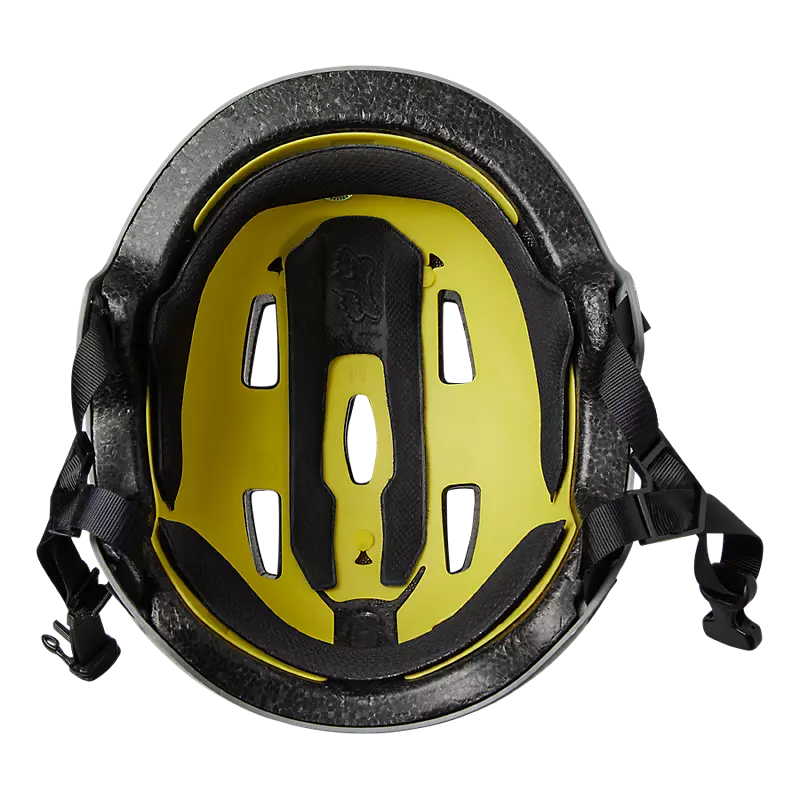 Flight helmet