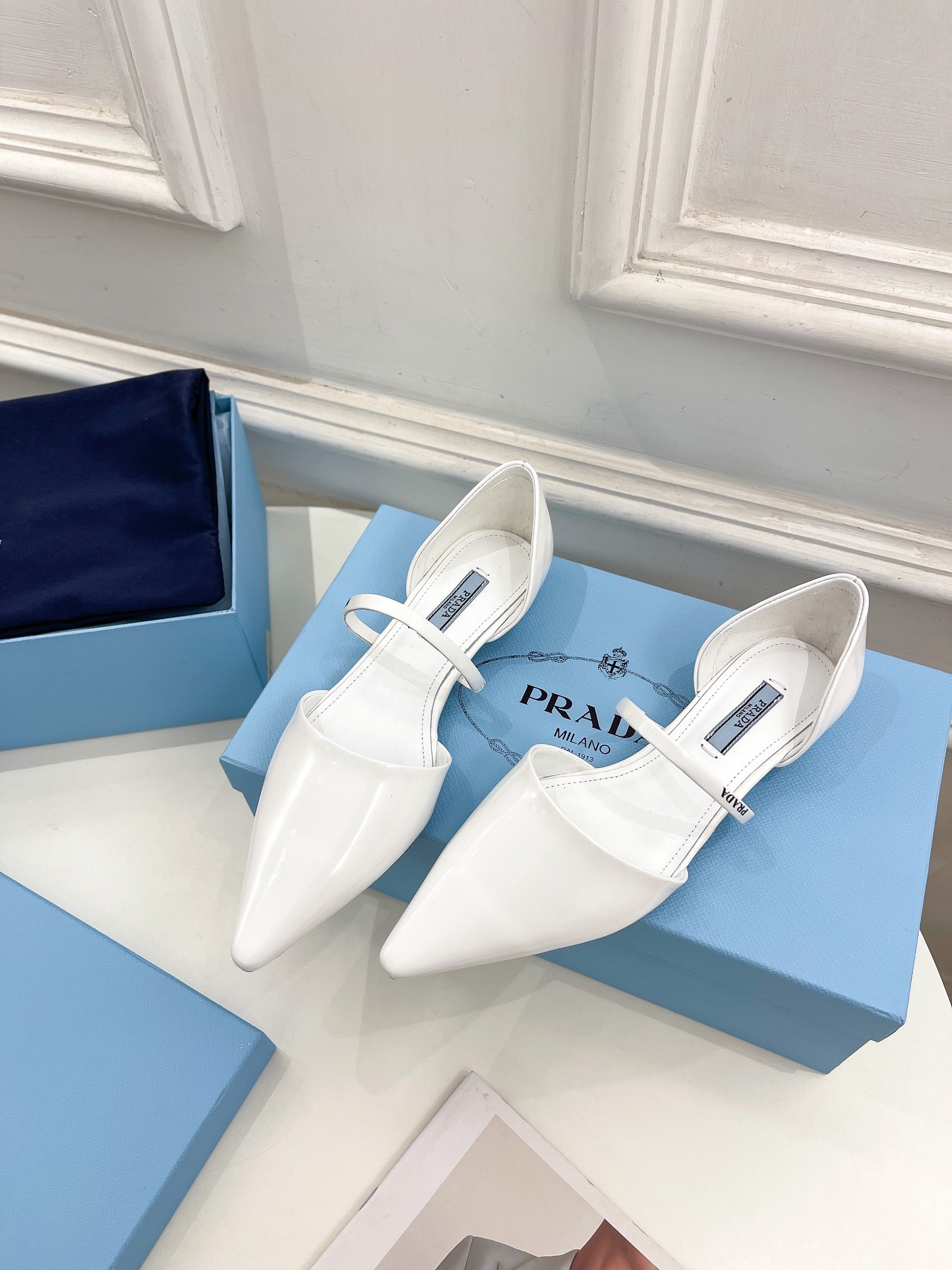 prada catwalk style hollow pointed ballet shoes - Sneaker Replica Workshop