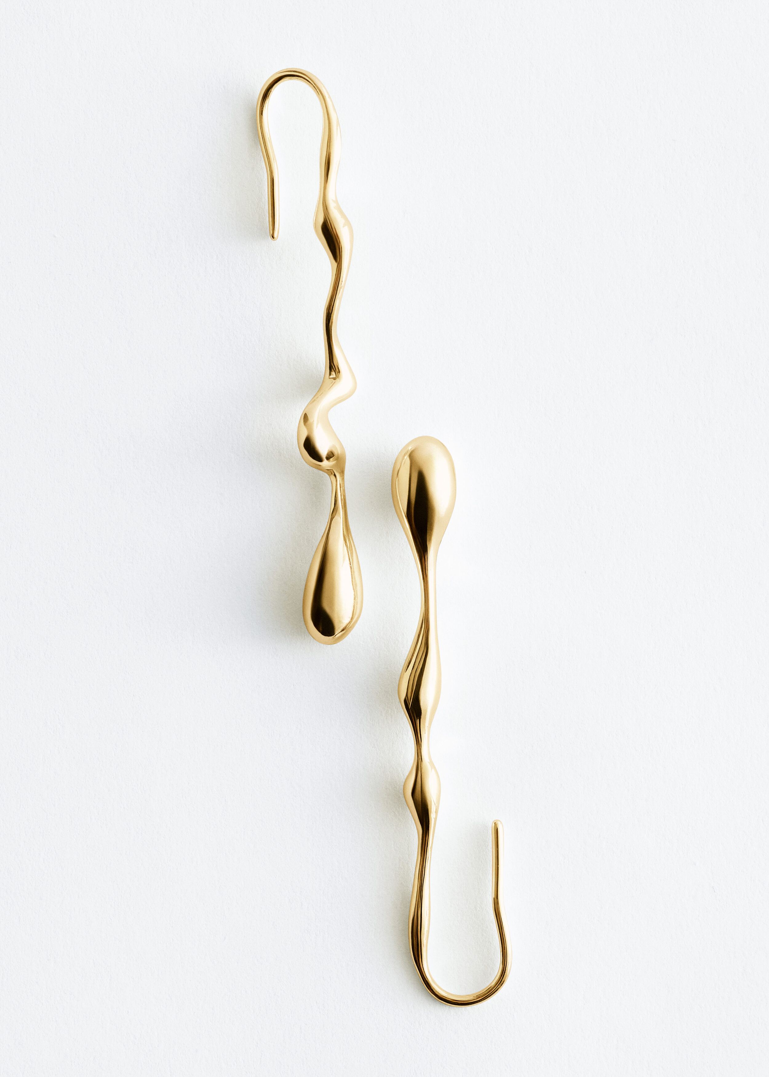 & Other Stories ELONGATED DROP EARRINGS