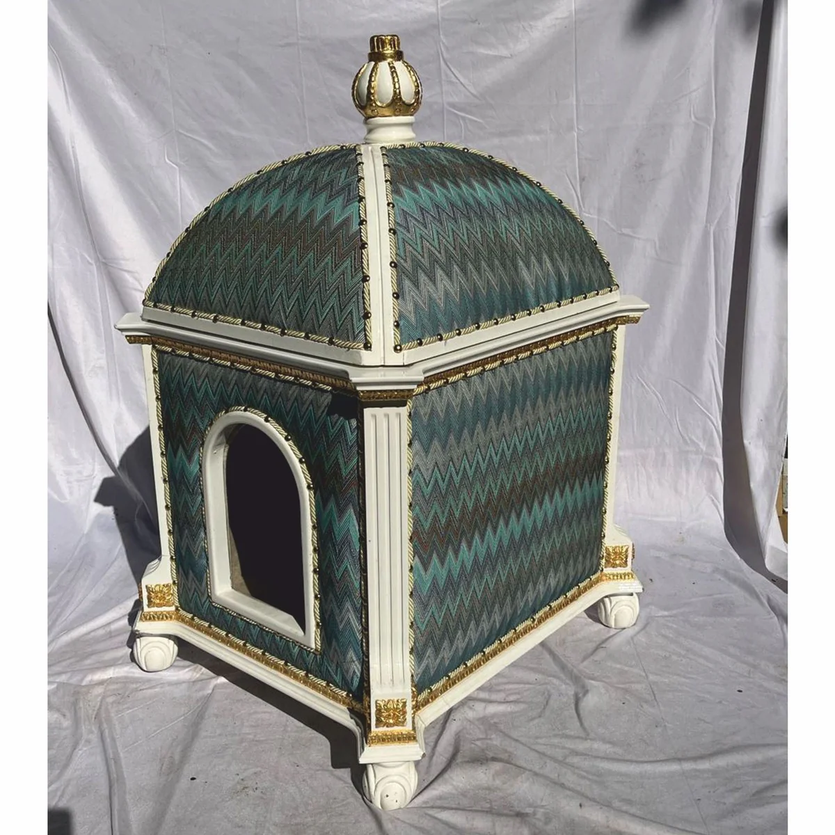 Pompöös by Baroque cat house green / white / gold - designed by Harald Glööckler