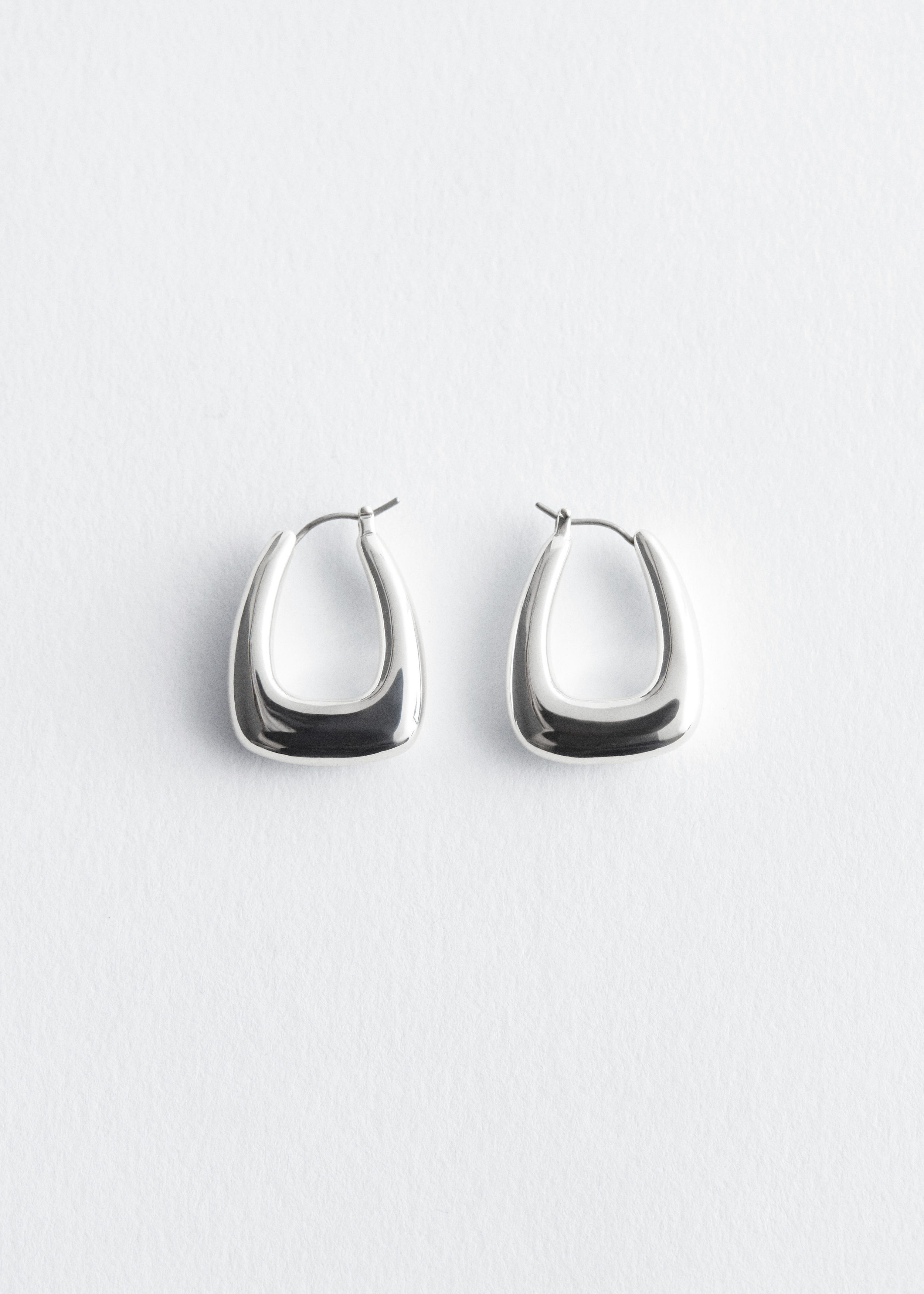& Other Stories CHUNKY OVAL HOOP EARRINGS