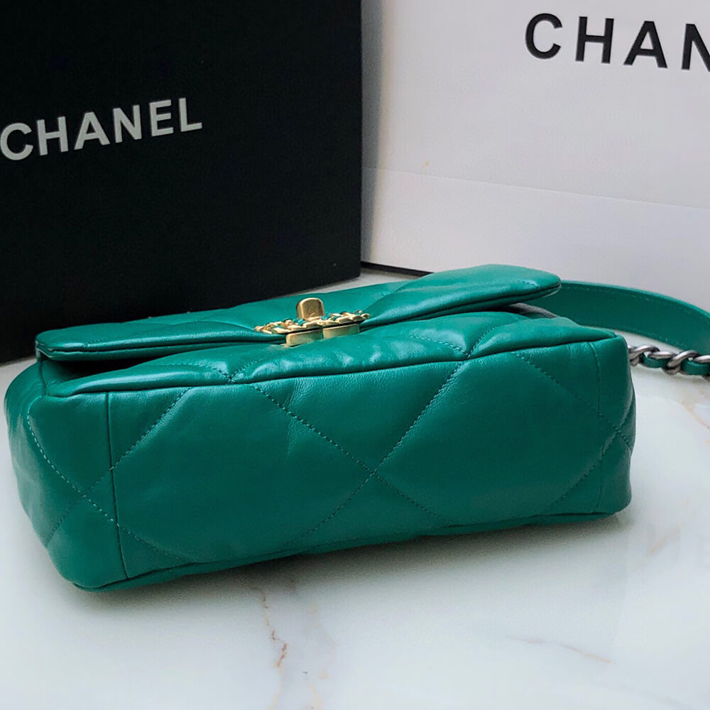 CHANEL 19 Handbag - Top Club