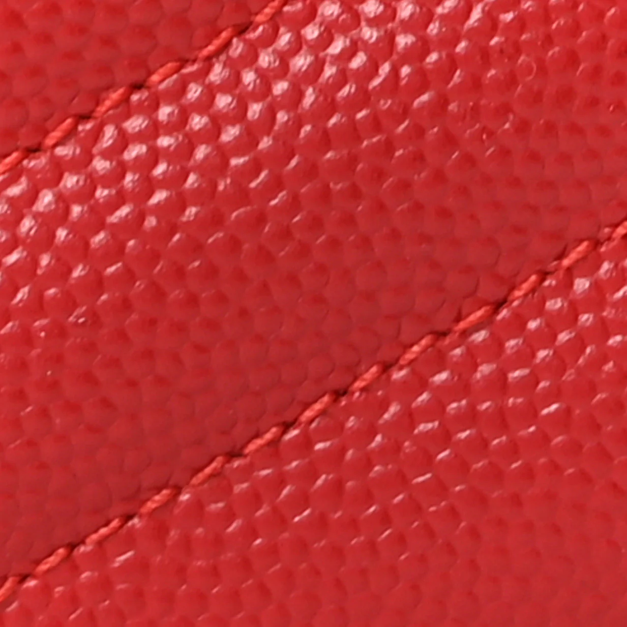 Grain De Poudre Matelasse Chevron Monogram Chain Wallet Red - Top Club