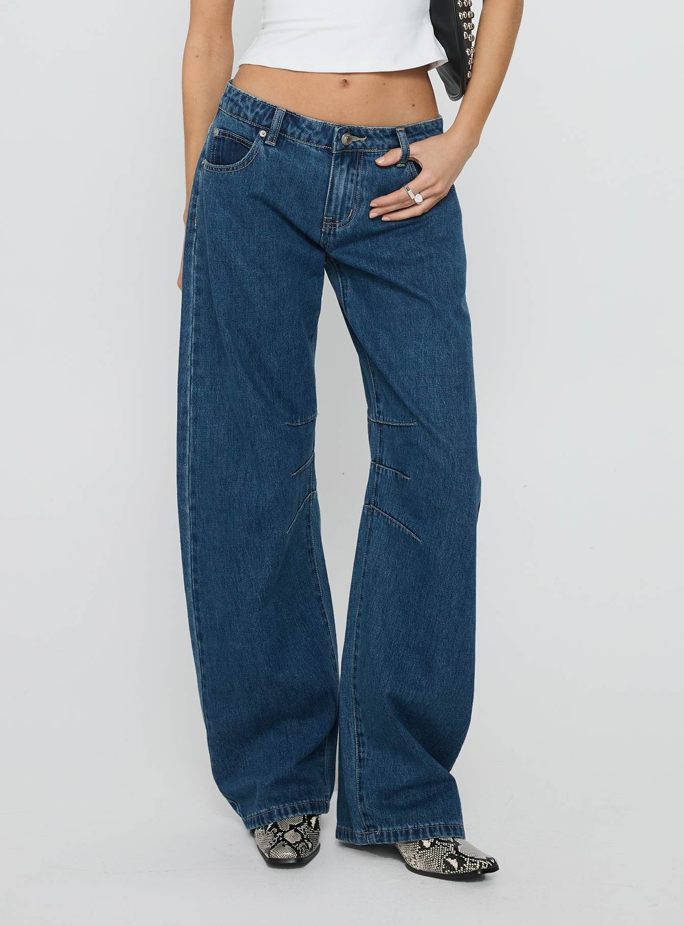 Tippie Low Rise Barrel Leg Jeans Mid Wash