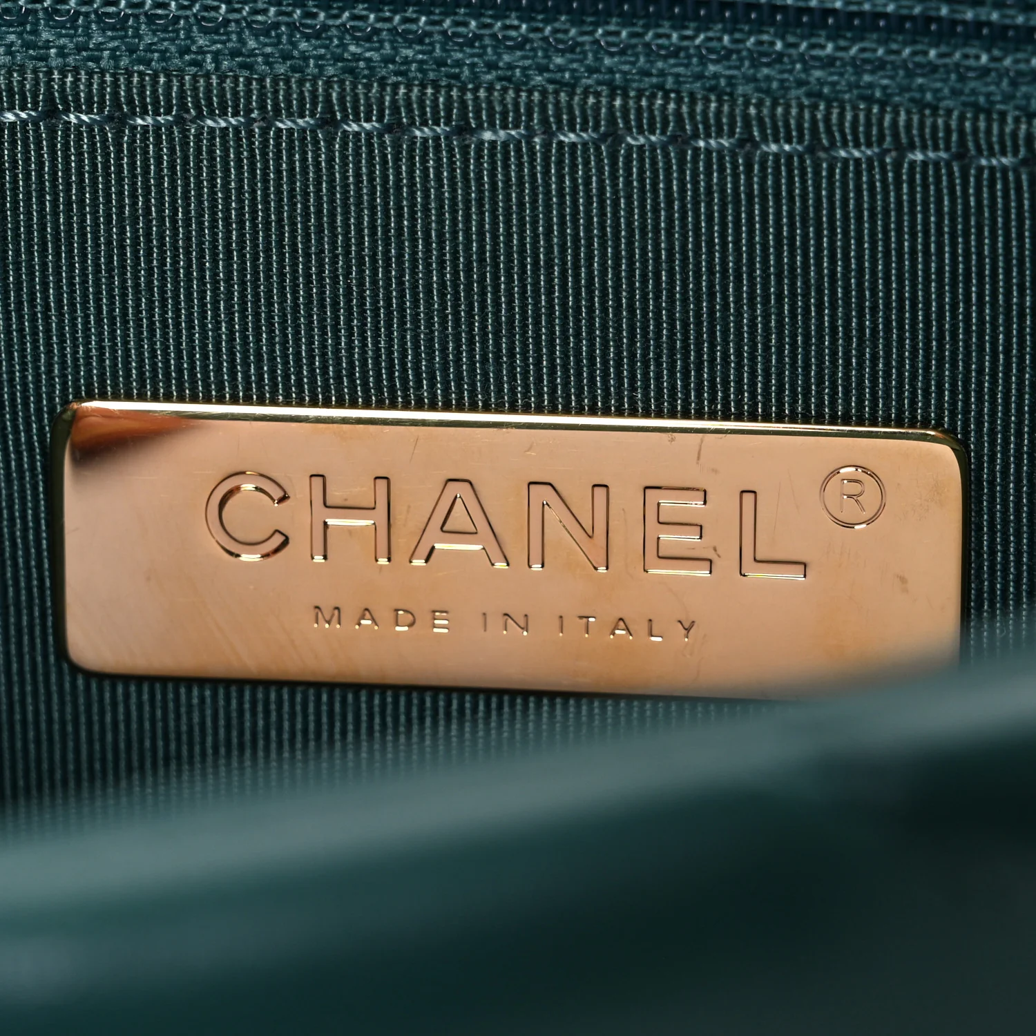 Lambskin Quilted Medium Chanel 19 Flap Green - Top Club