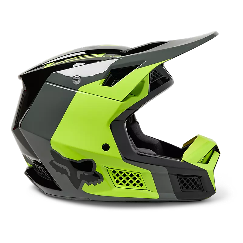 V3 RS Effect Helm (2023)