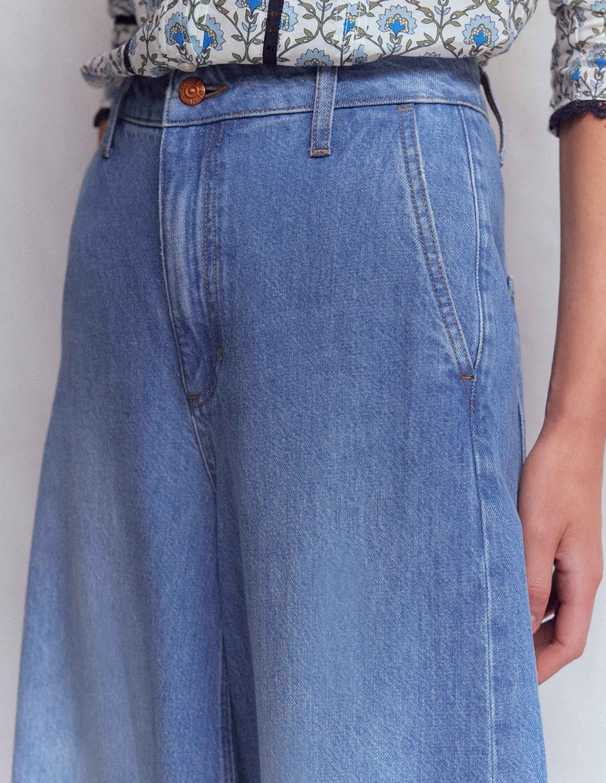 Palazzo-Jeans mit hohem Bund-Helle Waschung