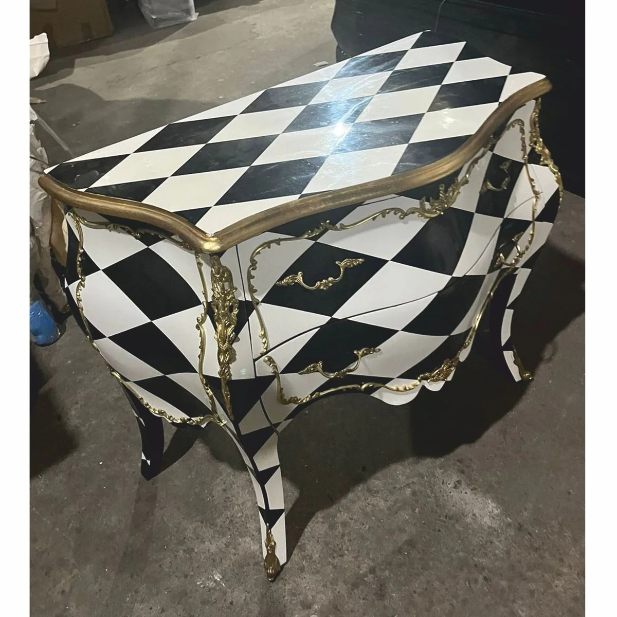 Baroque chest of drawers with checkered design and 2 drawers black / white / gold - Baroque furniture