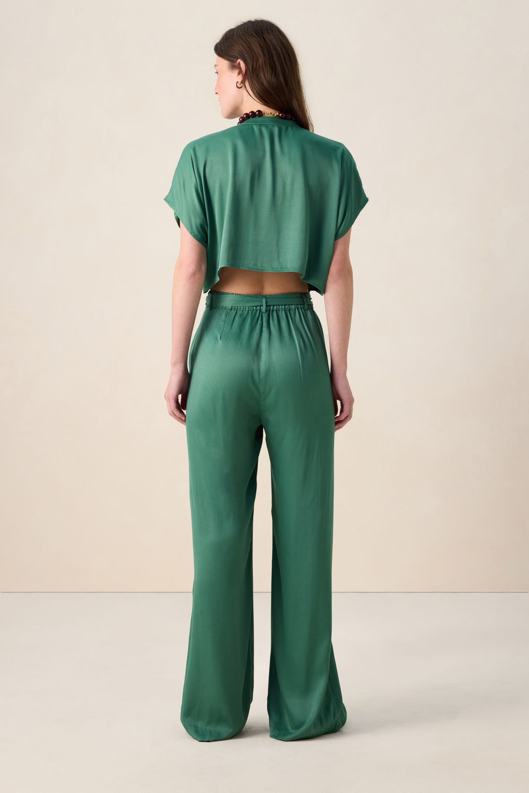 Groene jumpsuit met open rug
