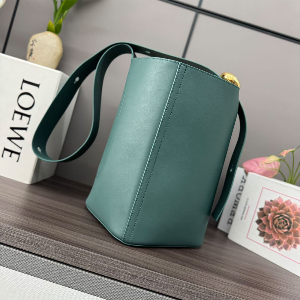 LOEWE Medium Pebble bucket in smooth calfskin(high-end grade) - Top Club