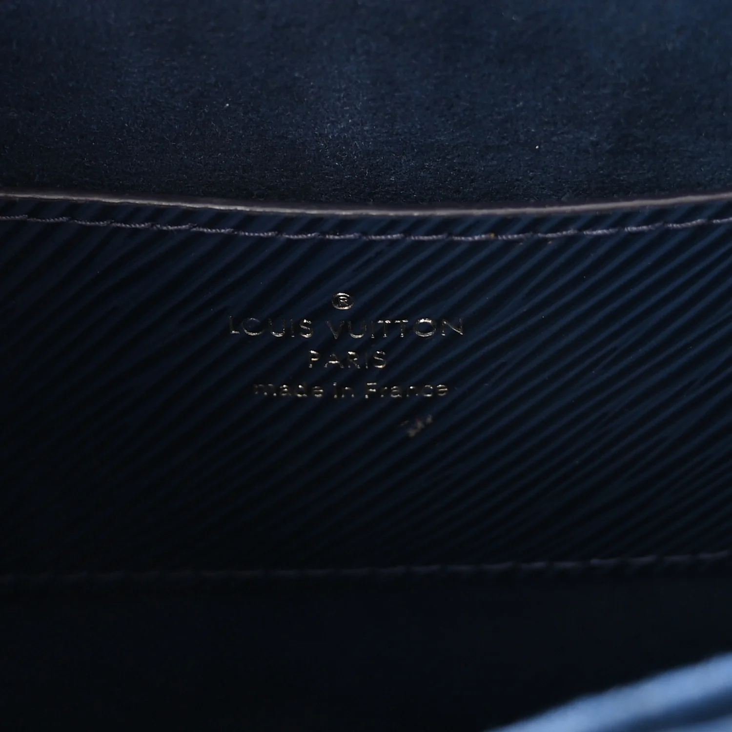 Epi Twist Shoulder Bag MM Indigo - Top Club