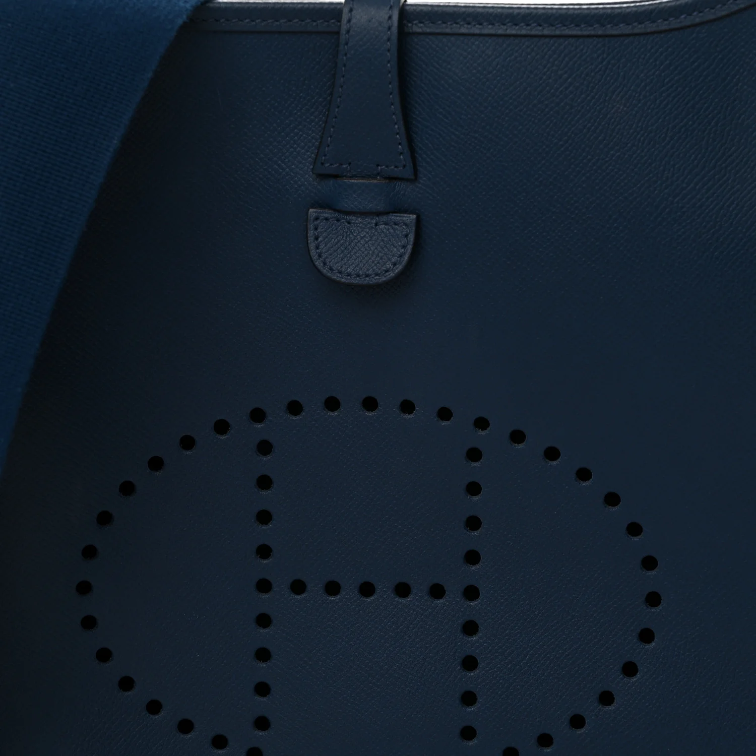 Epsom Evelyne III PM Bleu Saphir - Top Club