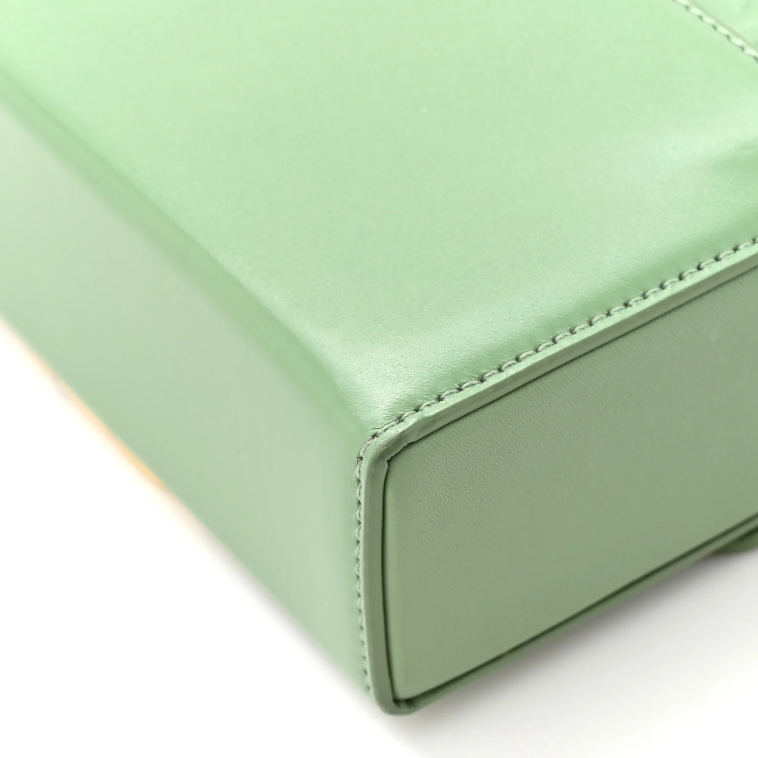 Box Calfskin 30 Montaigne Box Bag Mint Green - Top Club