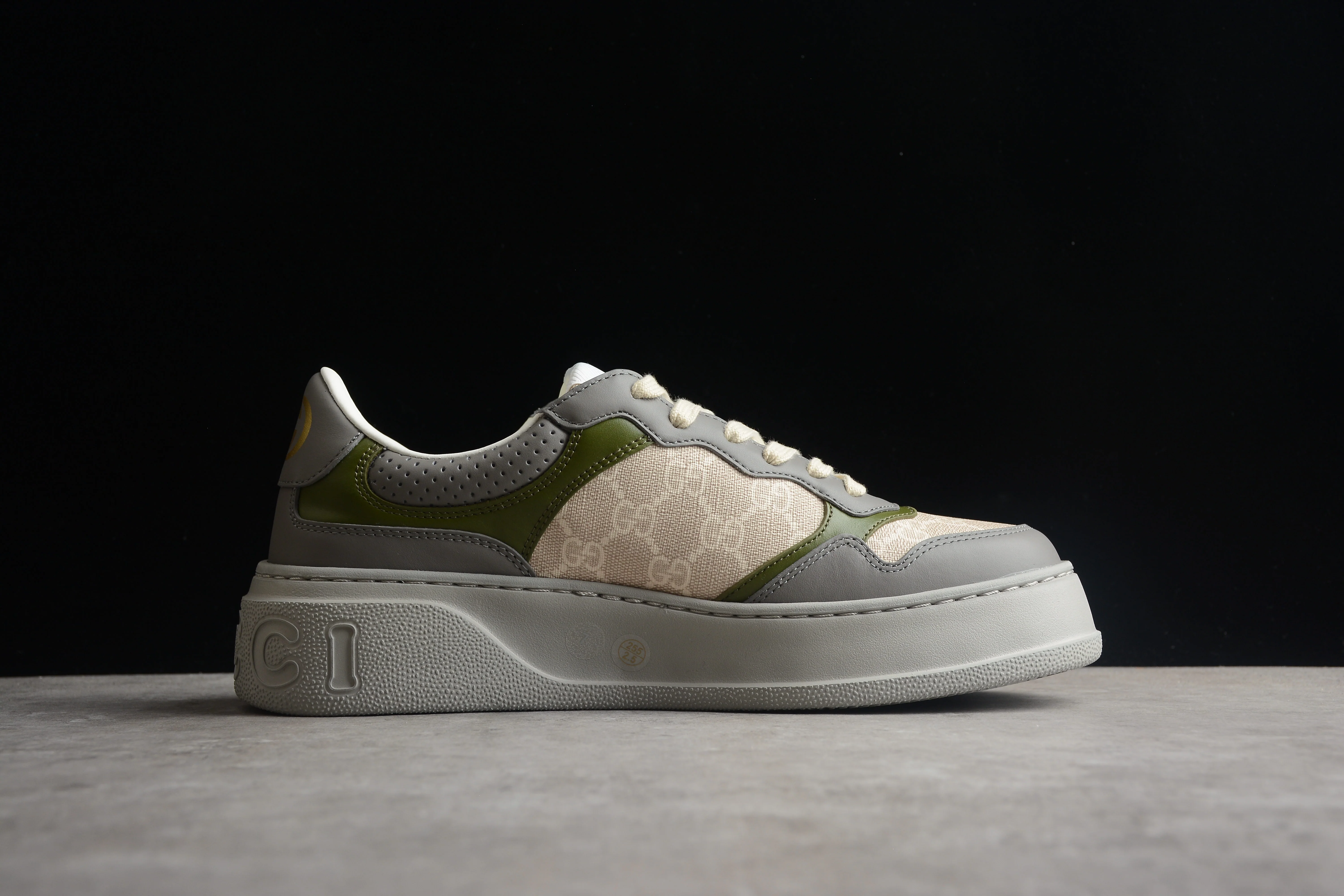 Gucci GG Supreme Sneakers - Sneaker Replica Workshop