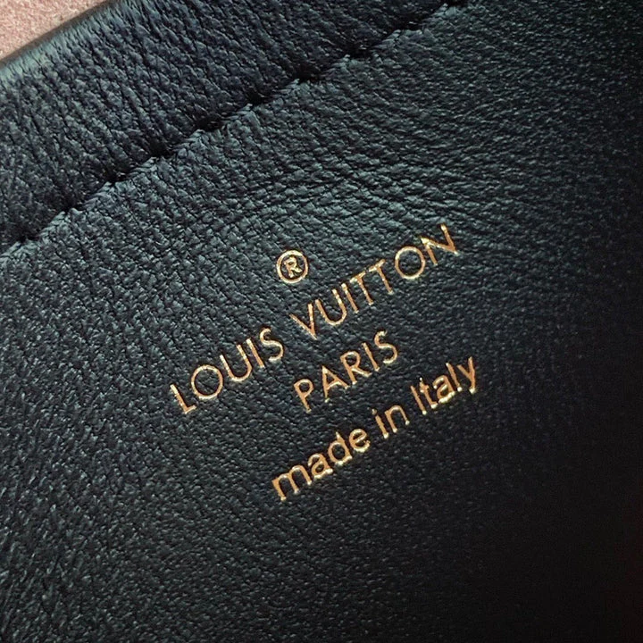 LOUIS VUITTON Pochette Coussin Bag - Top Club