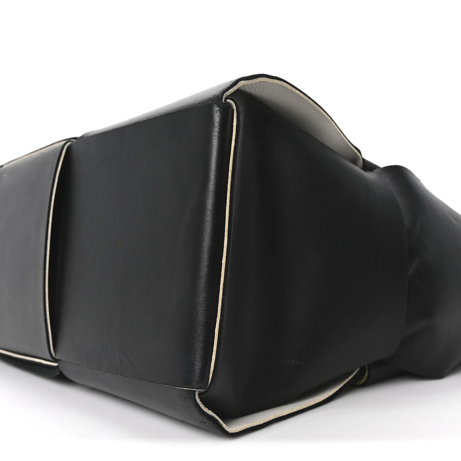 Nappa Maxi Intrecciato Medium Arco Tote Black White - Top Club