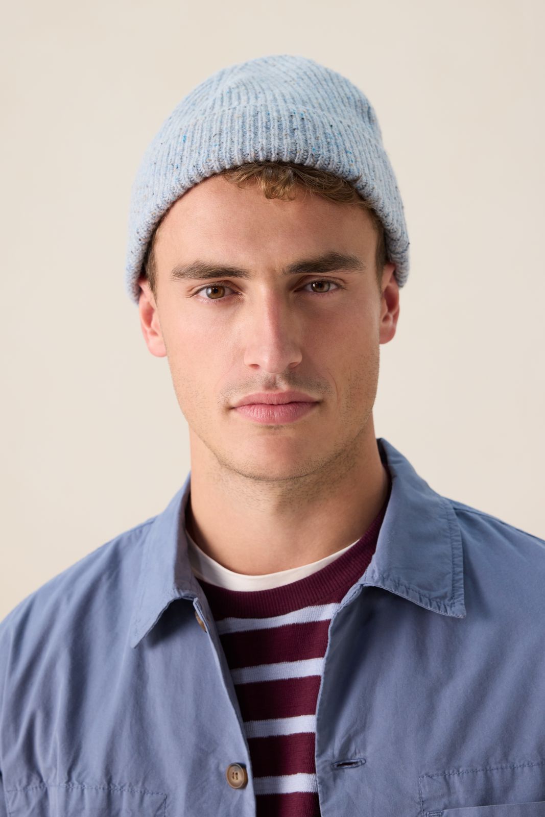 Lichtblauwe wollen muts