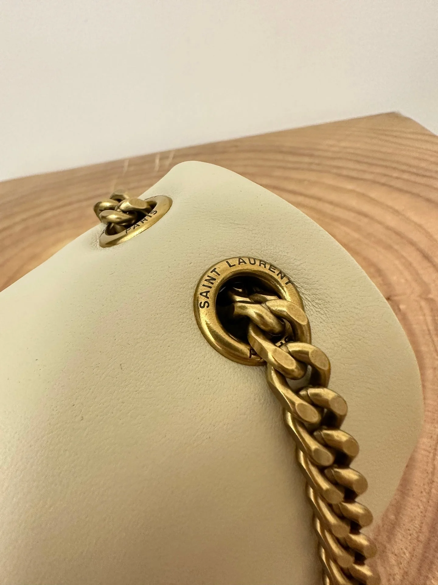 YSL  SAINT LAURENT Calypso chain bag size 26x14x7 cm - Top Club