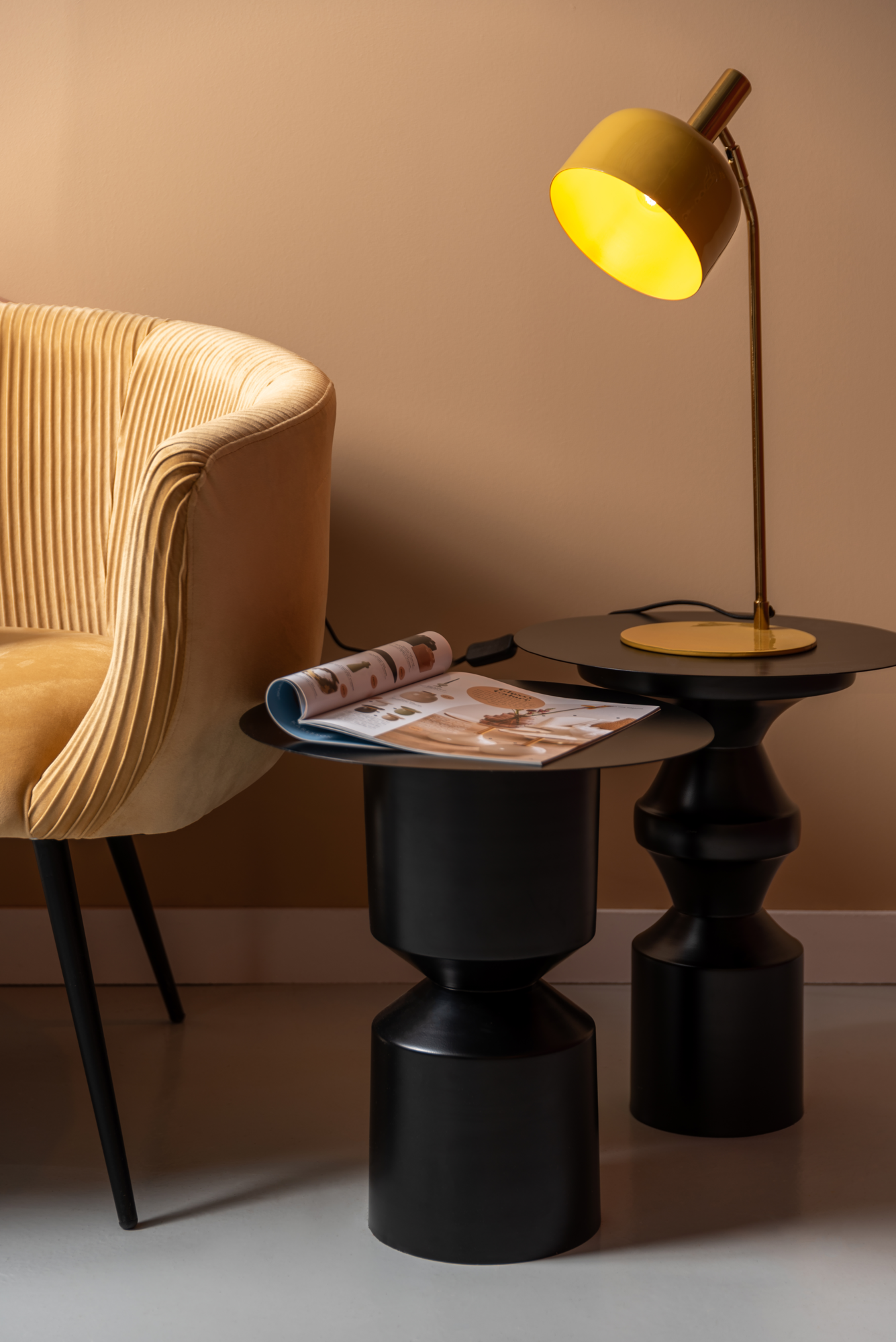 Table lamp Smart enamel honey yellow