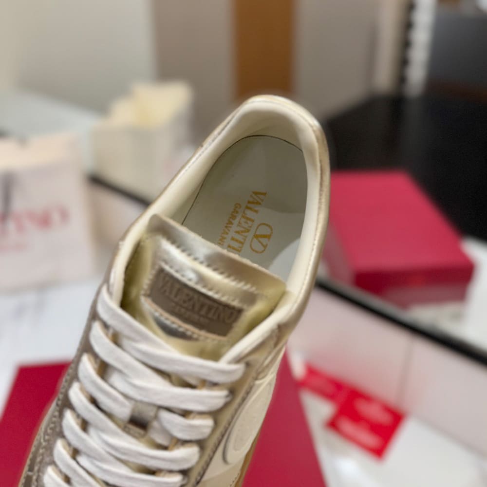 VALENTINO Women s UPVILLAGE calfskin sneakers - Top Club