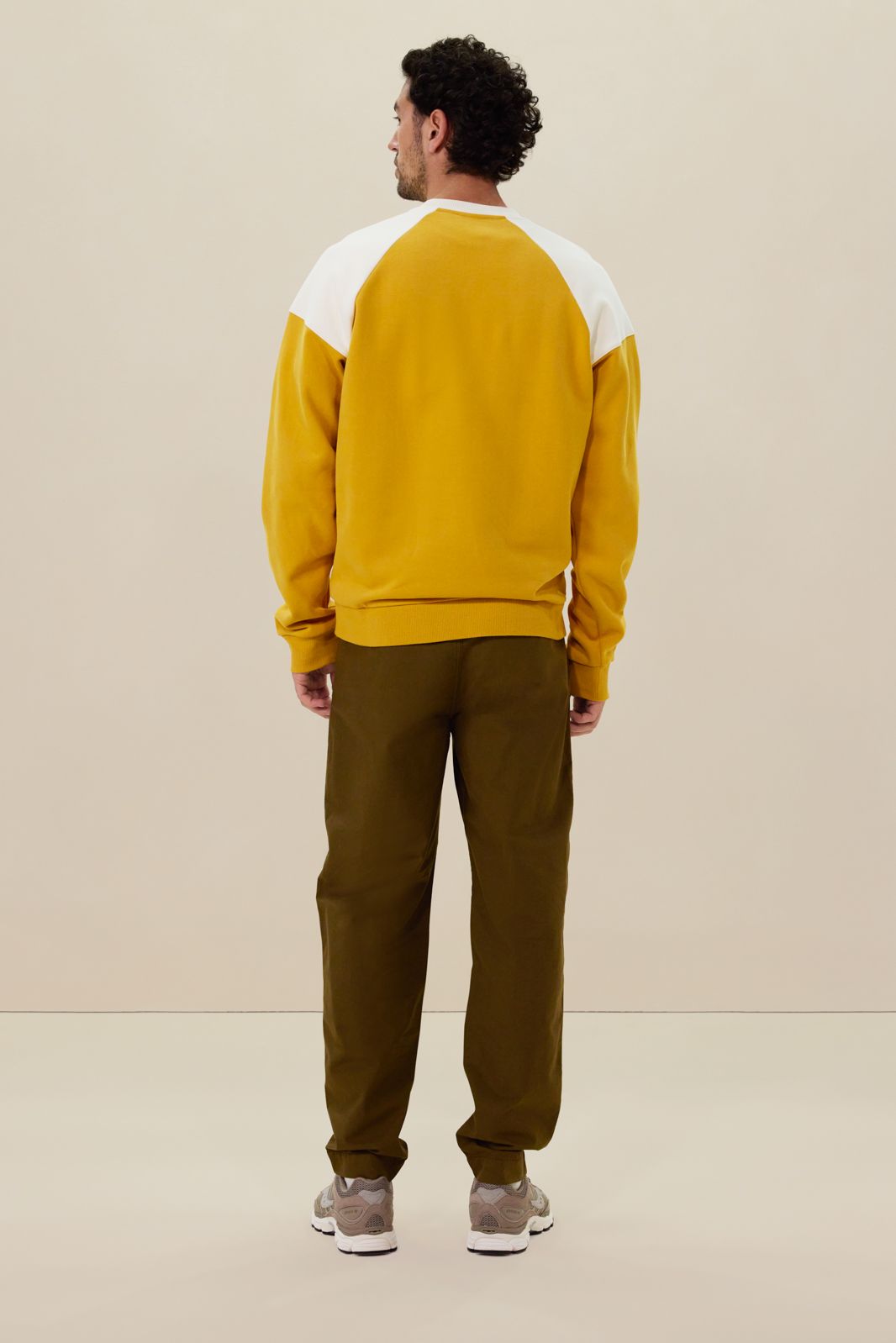 Donkergroene mid-rise chino met elastische taille