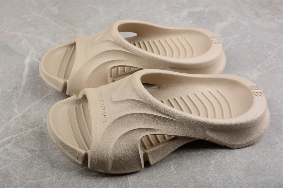 Balenciaga Mold Slide Sandal in Beige - Sneaker Replica Workshop
