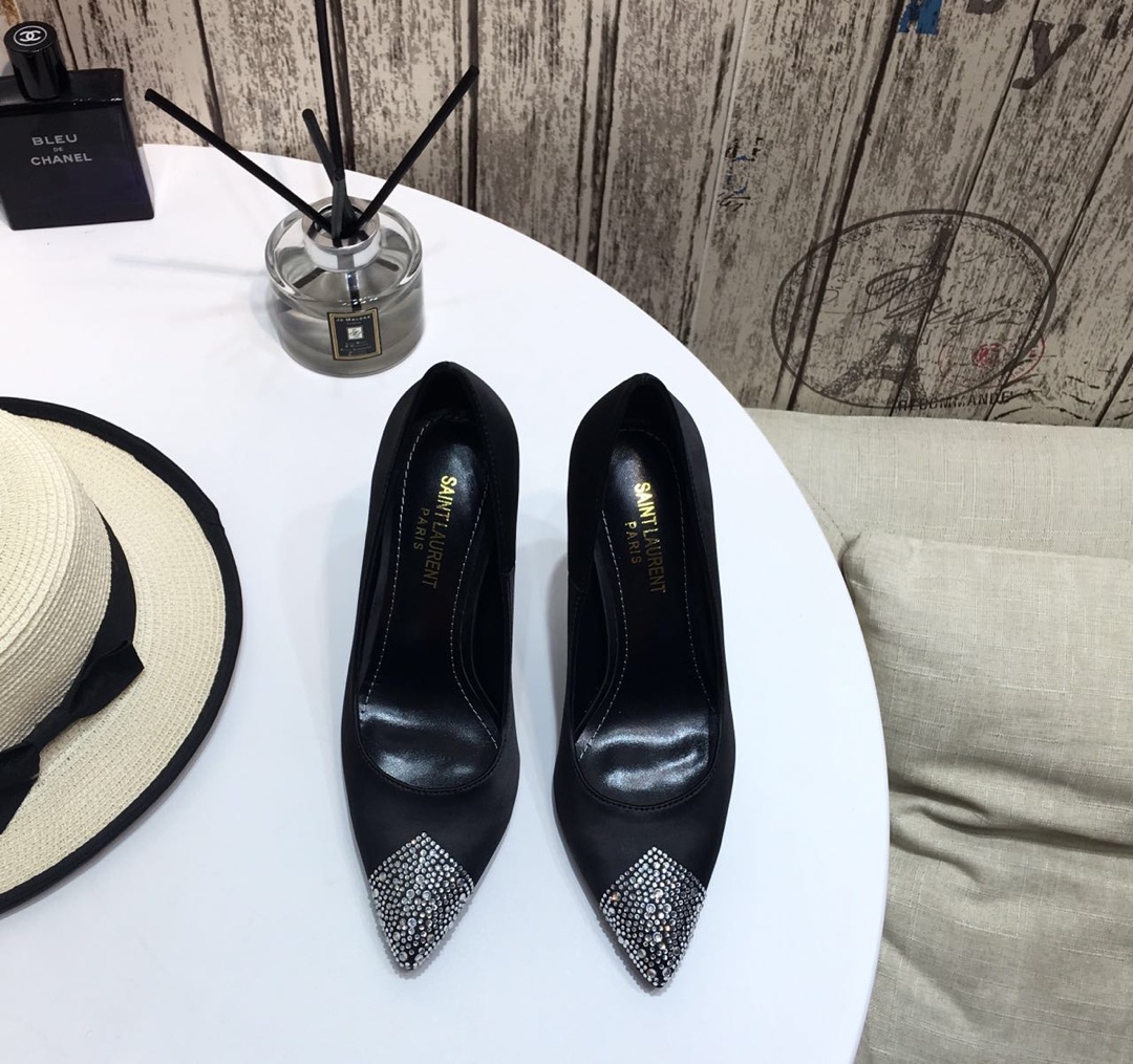 YSL Diamond SLINGBACK PUMPS IN PATENT LEATHER - Sneaker Replica Workshop