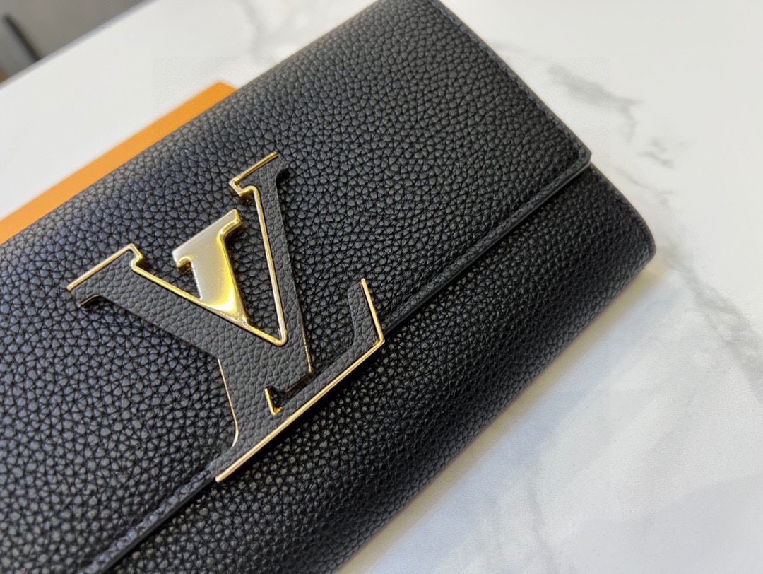 L Capucines men wallet size??20*11*2.5 cm - Top Club