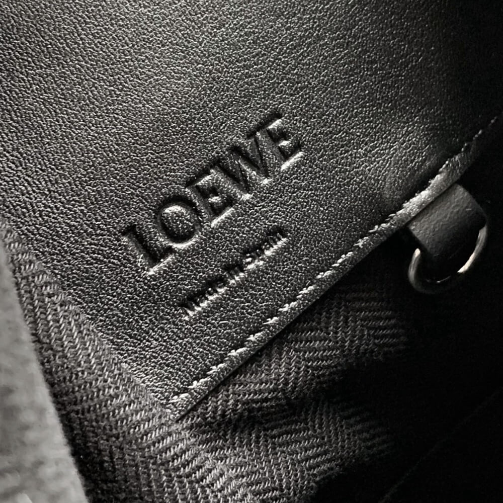 LOEWE Small Hammock bag in classic calfskin - Top Club