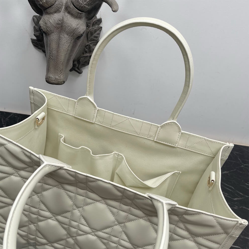 Dior Medium Dior Book Tote - Top Club