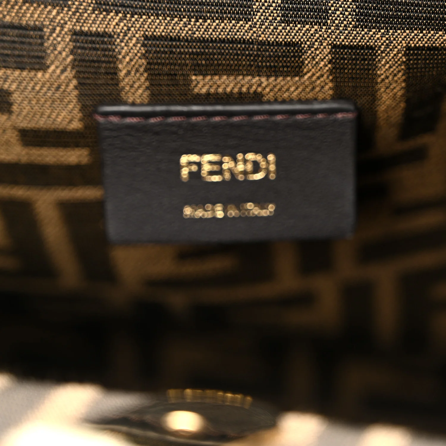 Shiny Nappa Medium Fendi First Caramello - Top Club