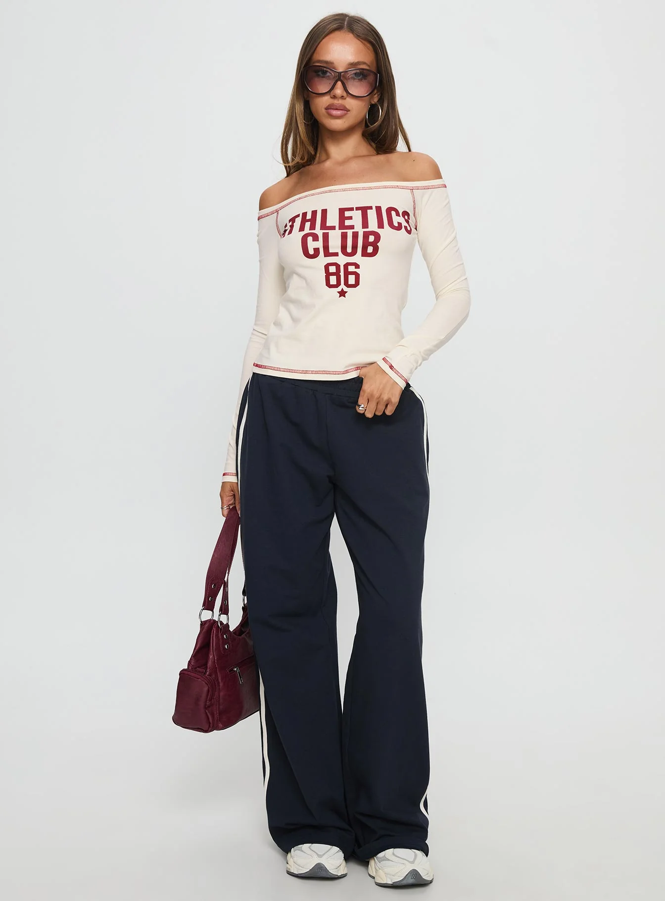 Athletics Club Long Sleeve Graphic Top Cream / Red