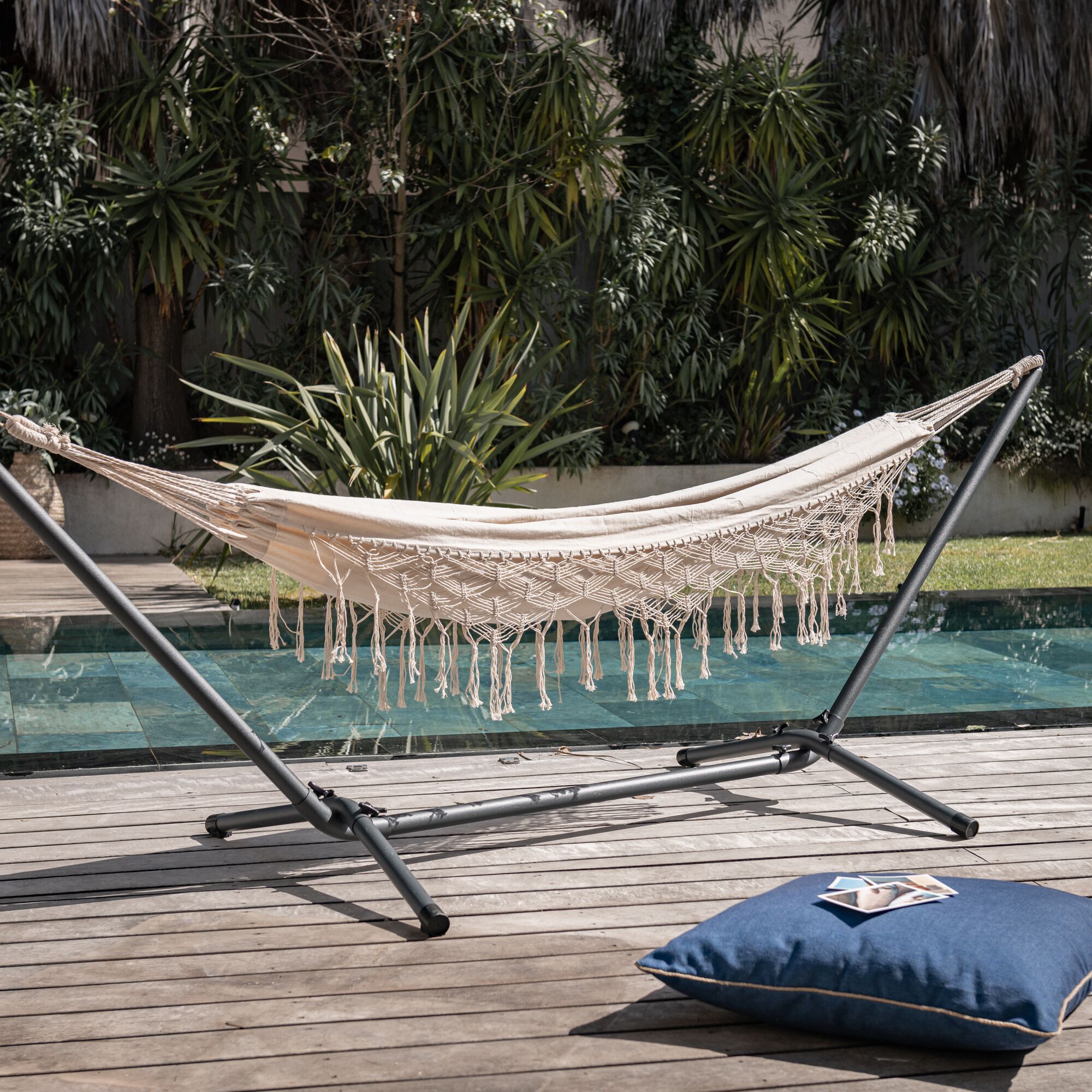 ZUTA - Hamac en coton avec finition en macramé - blanc ventoux