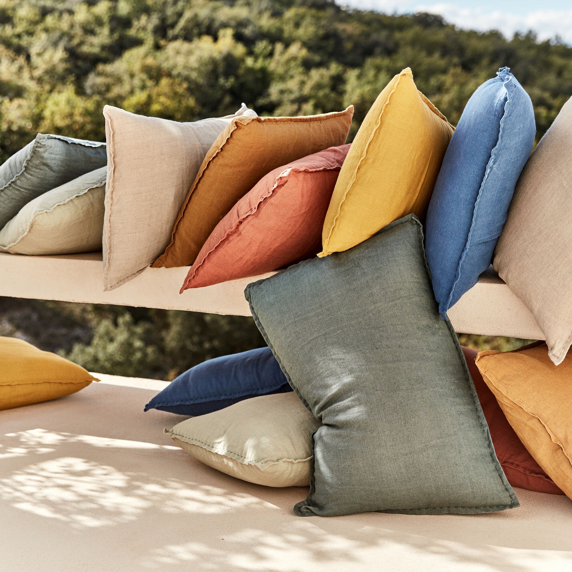 VINON - Coussin en lin lavé finition surpiqure 40x60cm - bleu