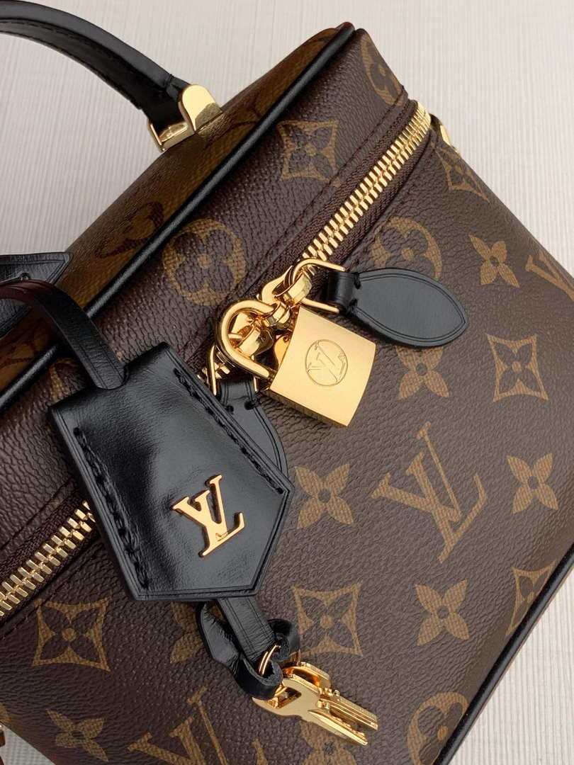 Louis M45165  Vanity Pm Monogram Bag - Top Club