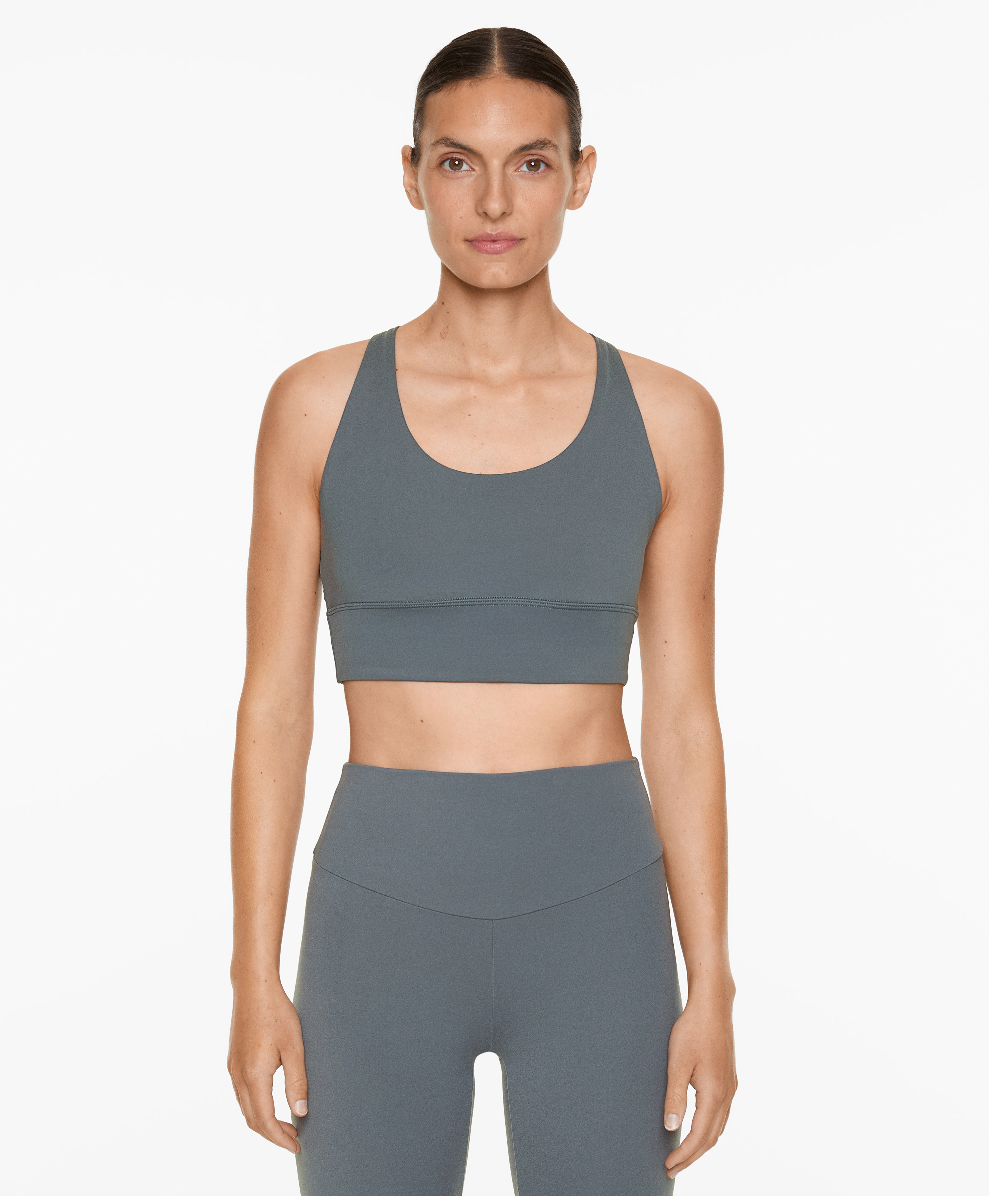 OYSHO Medium-support comfortlux sports bra with cups