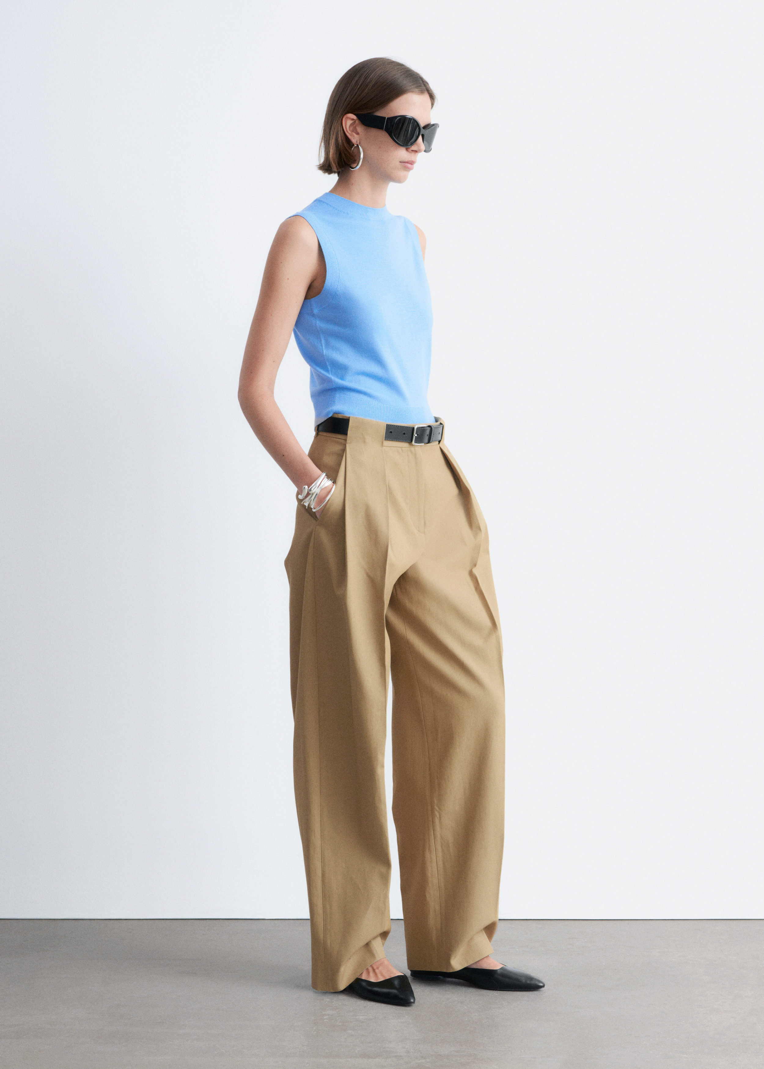 & Other Stories PLEATED BARREL-LEG TROUSERS