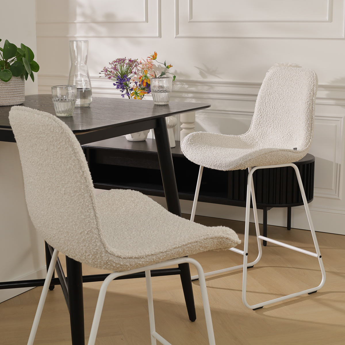 Barkruk Nino-Fé bouclé beige - wit onderstel -  65 cm