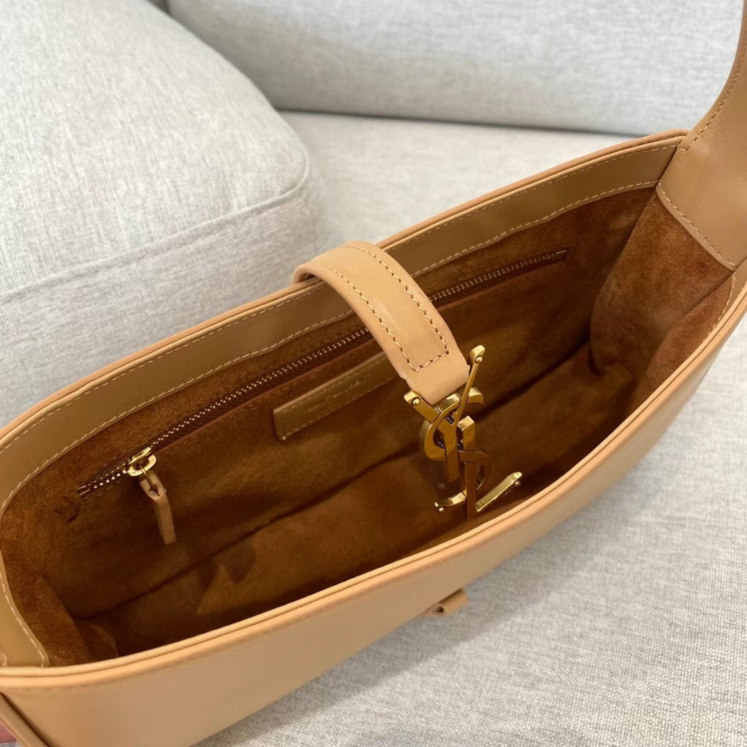 Y Le 5 A 7  Hobo Bag - Top Club