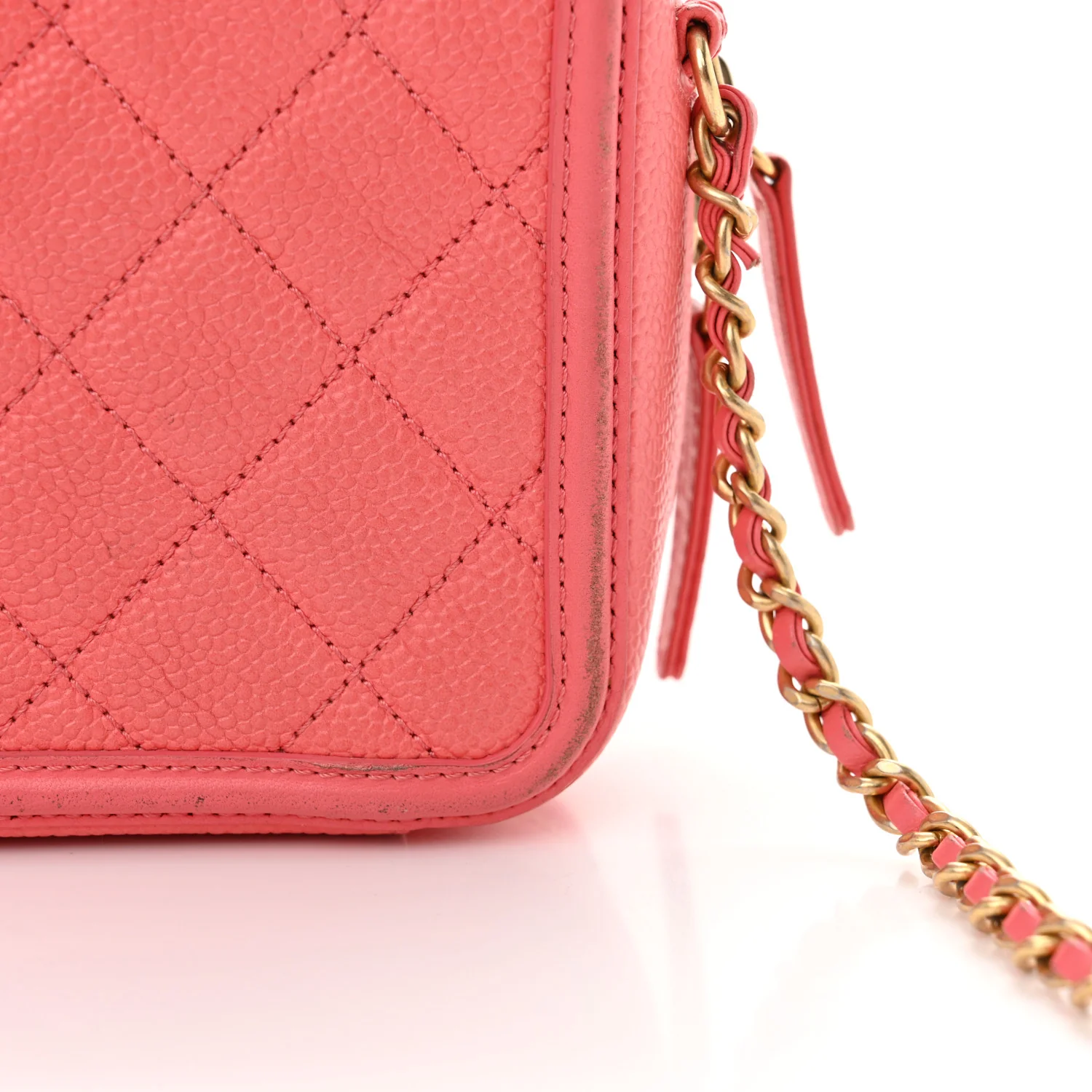 Caviar Quilted Small CC Filigree Vanity Case Coral - Top Club